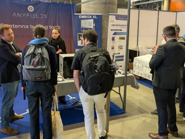 Anyfields team presenting antenna measurement solutions
